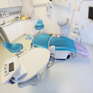 Dental Clinic - Ortodonta, Implanty, Leczenie Kanałowe. Dentysta Grażyna Jaszcza