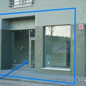 lokal narożny 67m2, parter, długoletni wynajem,możliwość wydzielenia 2,3 odrębnych pomieszczeń z oknem
