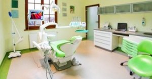 Gabinet dentystyczny z wyposażeniem